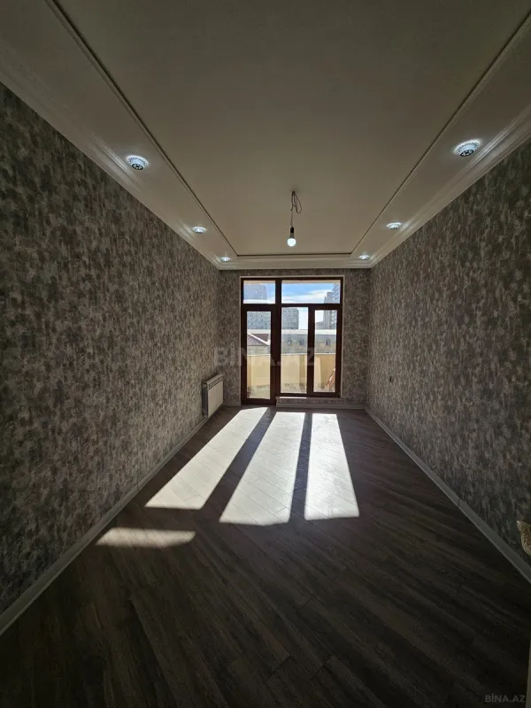Satılır 3 otaqlı mənzil 165 m²