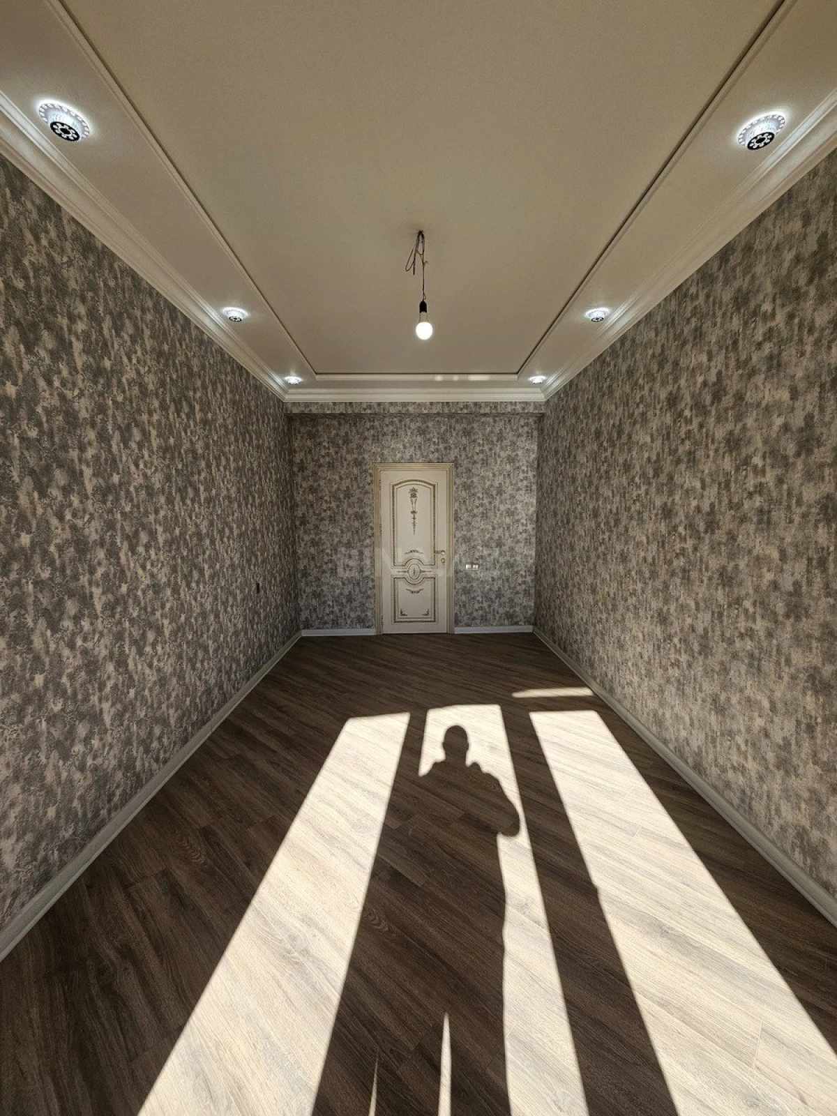 Satılır 3 otaqlı mənzil 165 m²