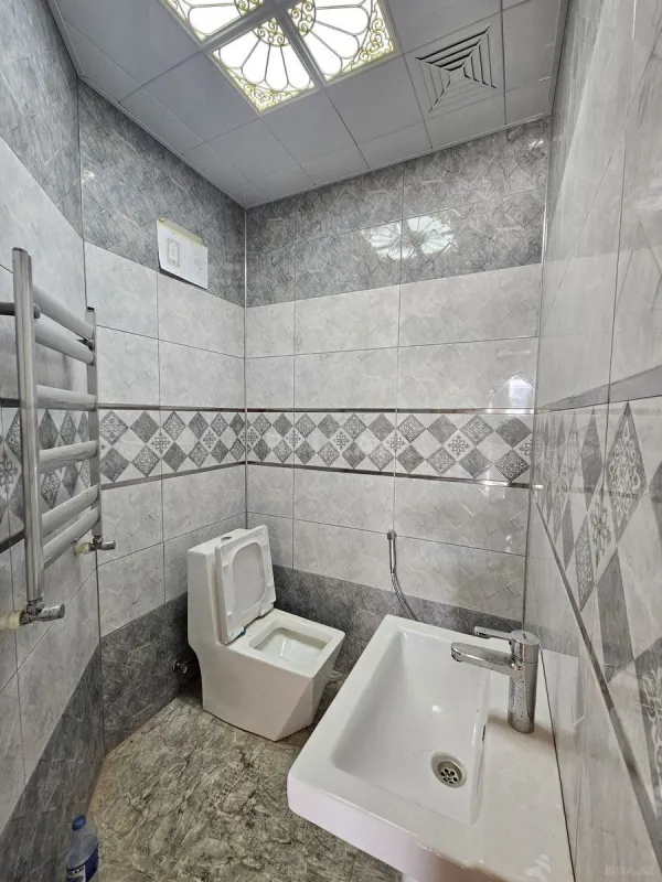 Satılır 3 otaqlı mənzil 165 m²
