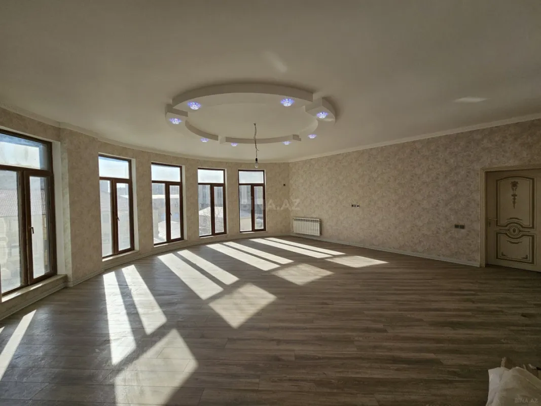 Satılır 3 otaqlı mənzil 165 m²