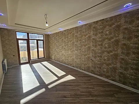 Satılır 3 otaqlı mənzil 165 m²