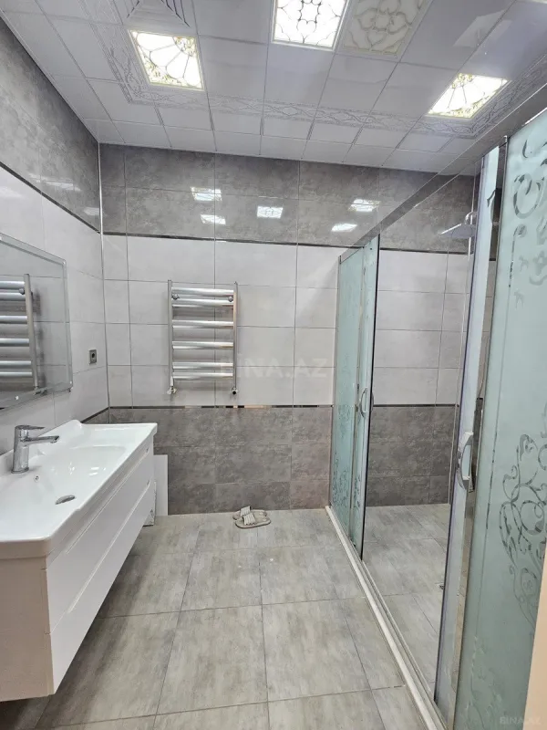Satılır 3 otaqlı mənzil 165 m²
