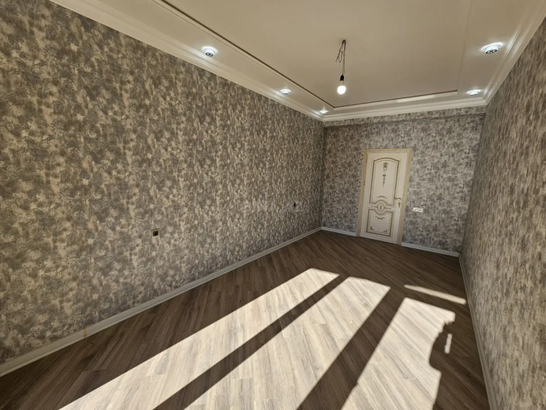 Satılır 3 otaqlı mənzil 165 m²