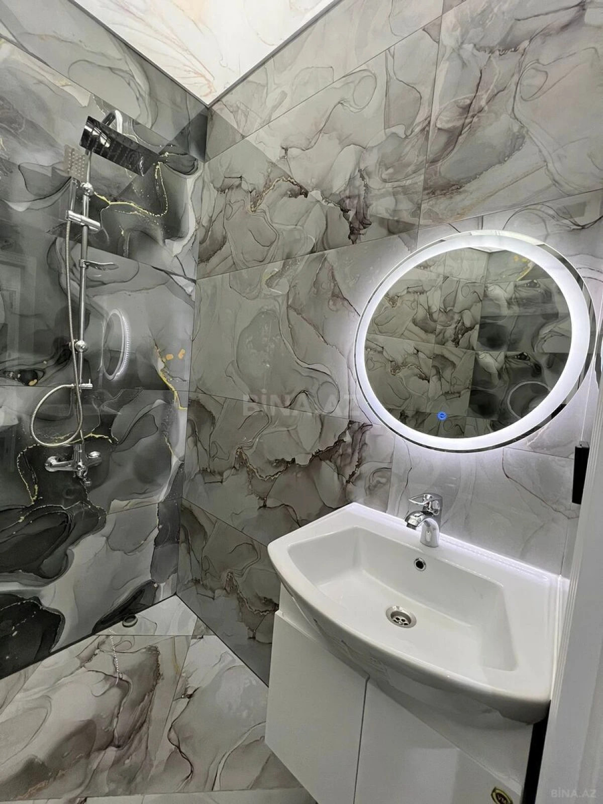 Satılır 2 otaqlı mənzil 52 m²