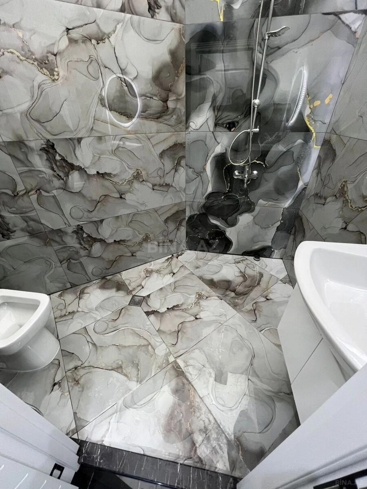 Satılır 2 otaqlı mənzil 52 m²