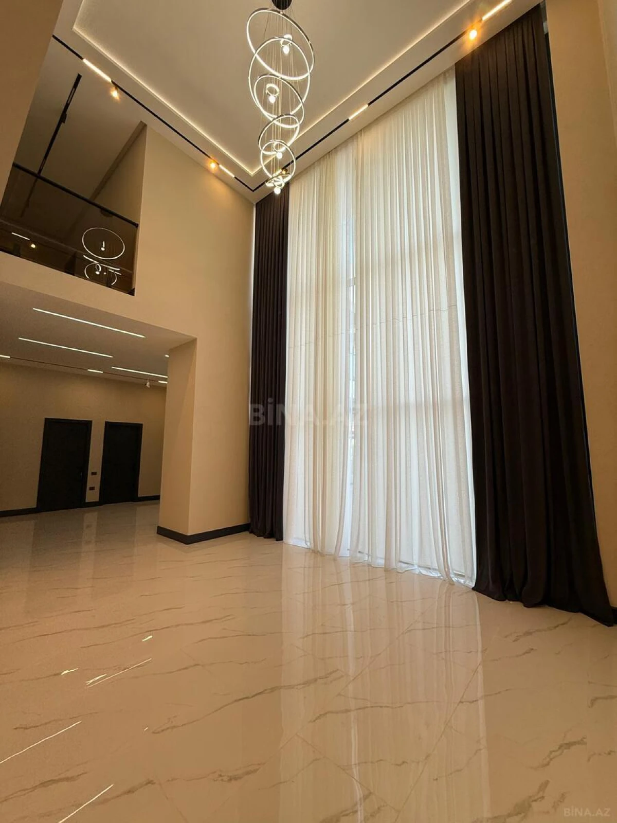 Satılır 7 otaqlı həyət evi 500 m²