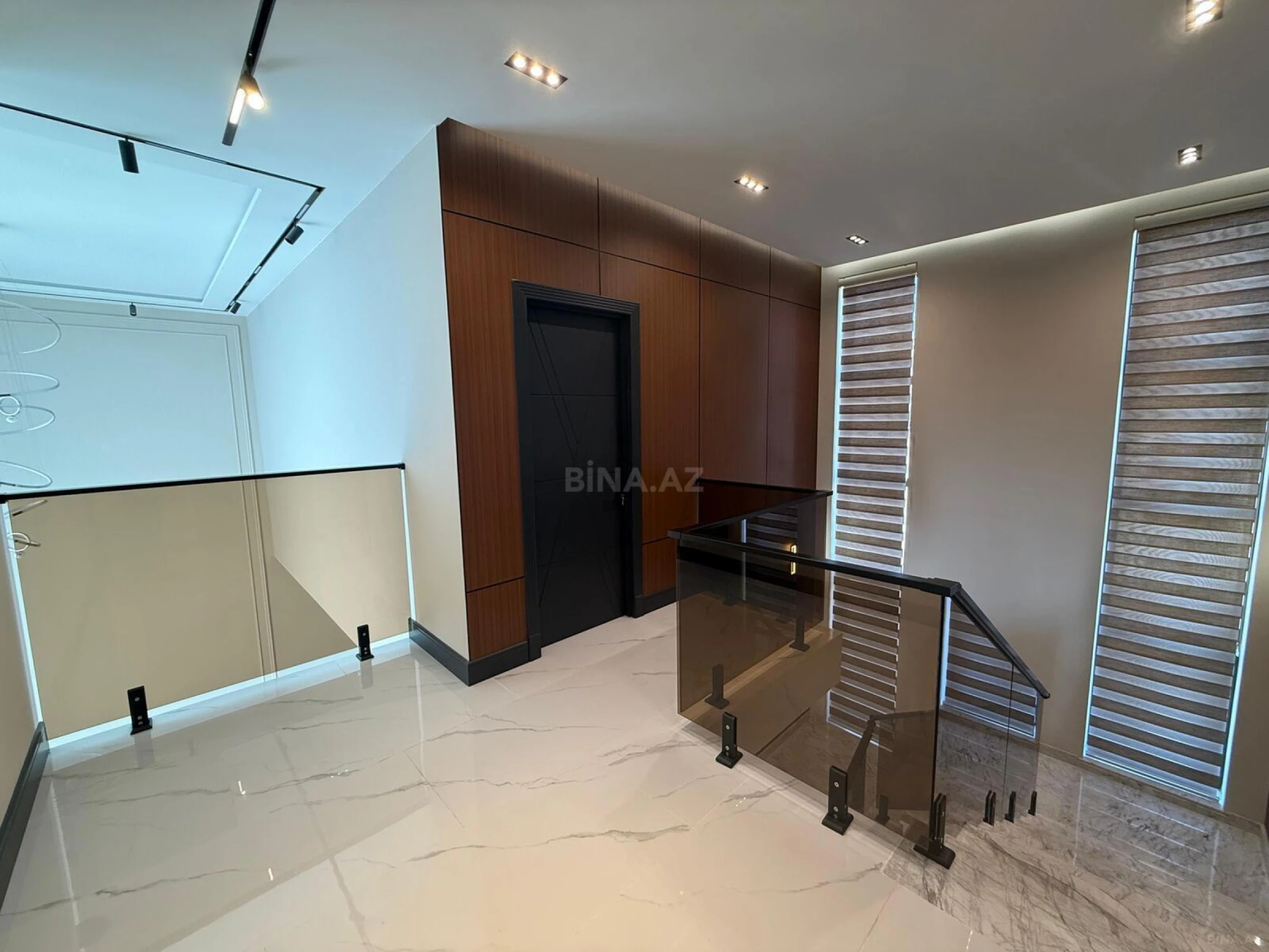 Satılır 7 otaqlı həyət evi 500 m²