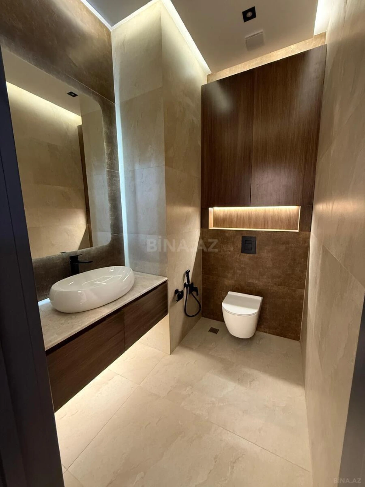 Satılır 7 otaqlı həyət evi 500 m²