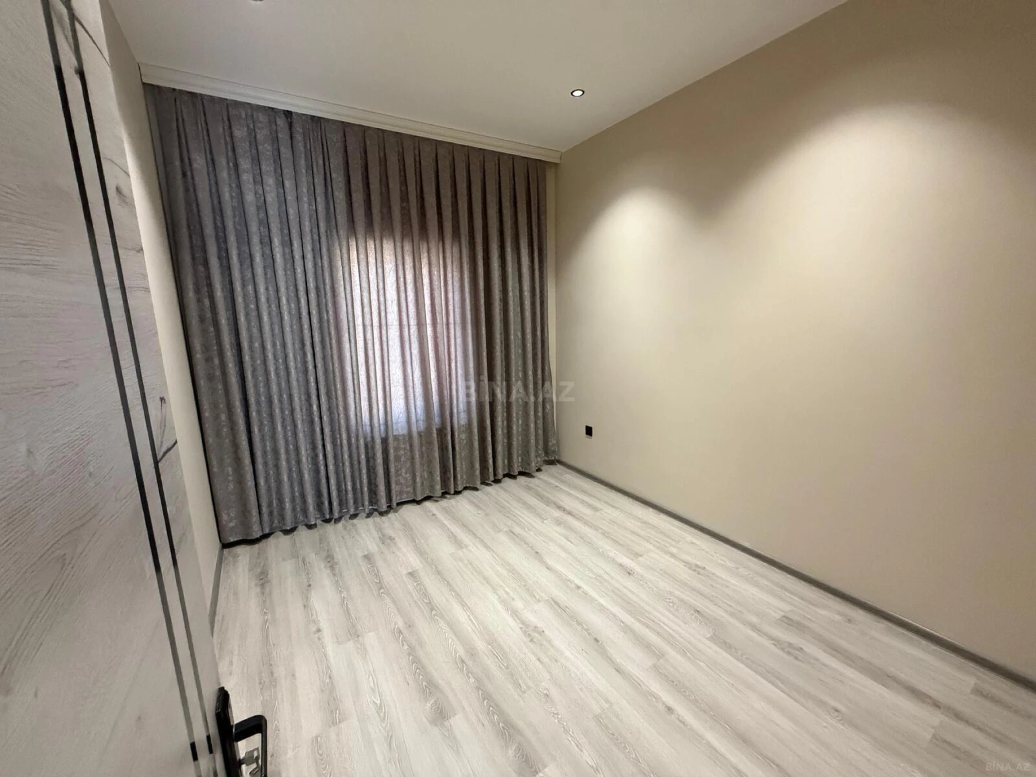 Satılır 7 otaqlı həyət evi 500 m²