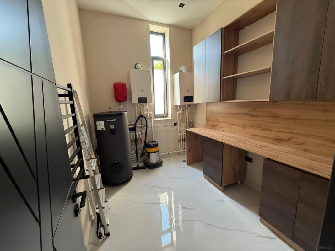 Satılır 7 otaqlı həyət evi 500 m²