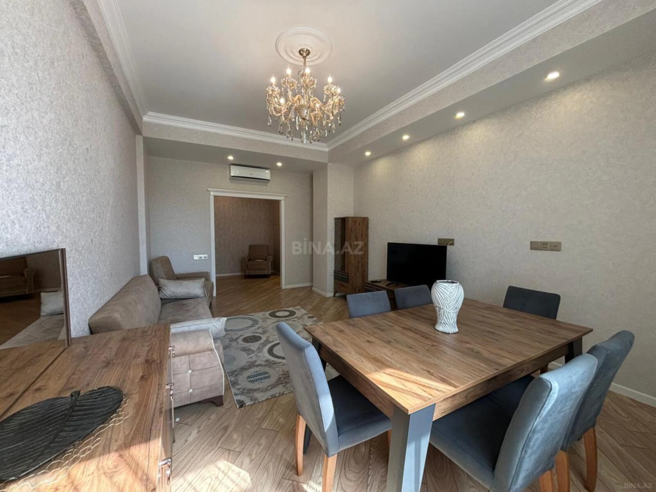 Kirayə verilir 2 otaqlı mənzil 96 m²