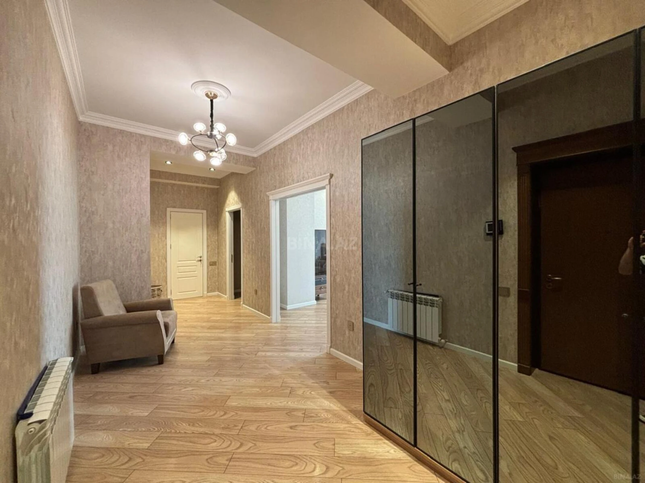 Kirayə verilir 2 otaqlı mənzil 96 m²