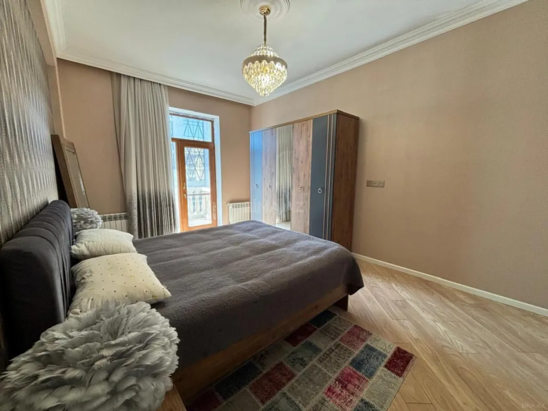 Kirayə verilir 2 otaqlı mənzil 96 m²