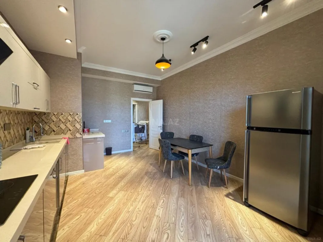 Kirayə verilir 2 otaqlı mənzil 96 m²