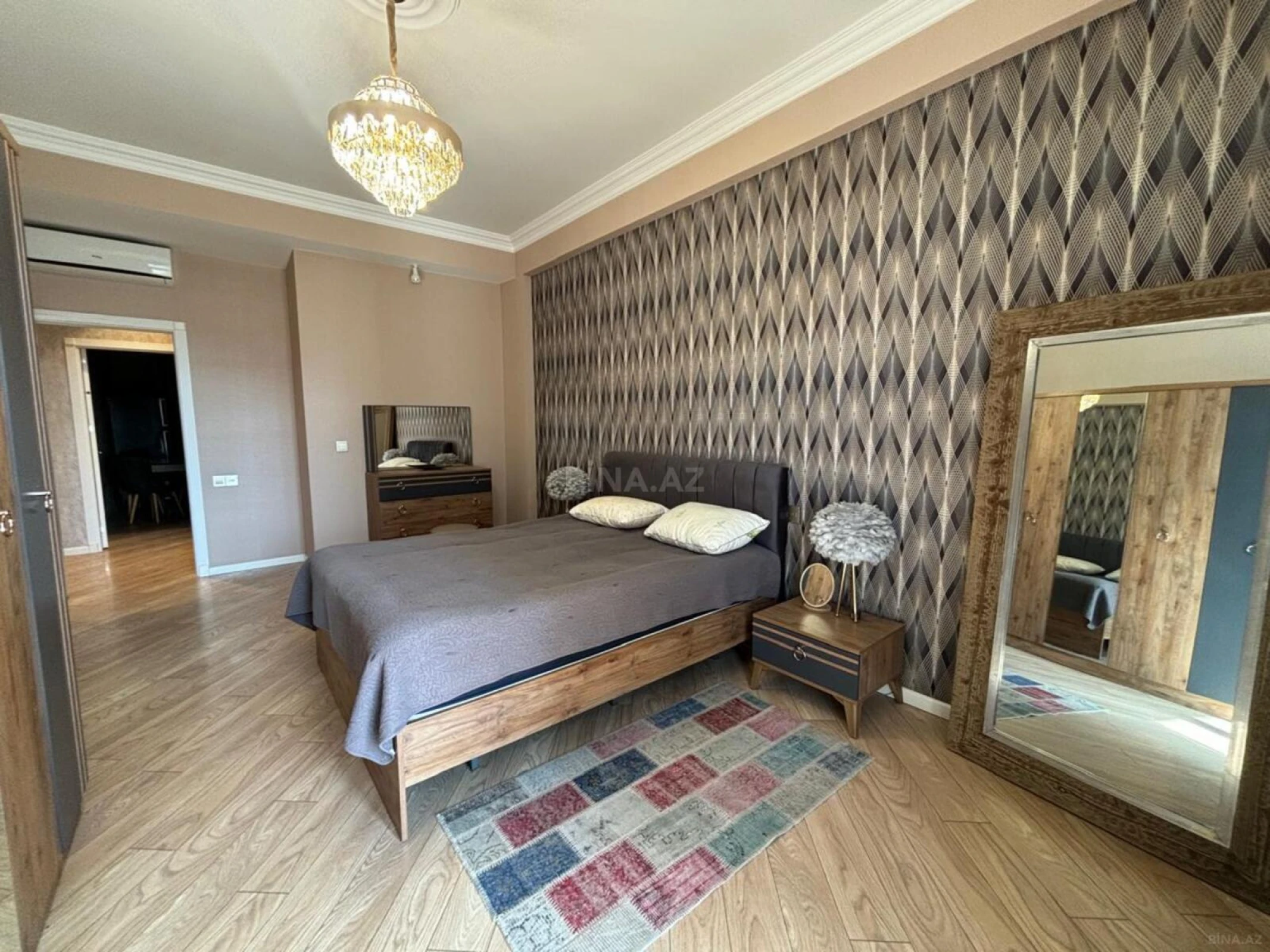 Kirayə verilir 2 otaqlı mənzil 96 m²