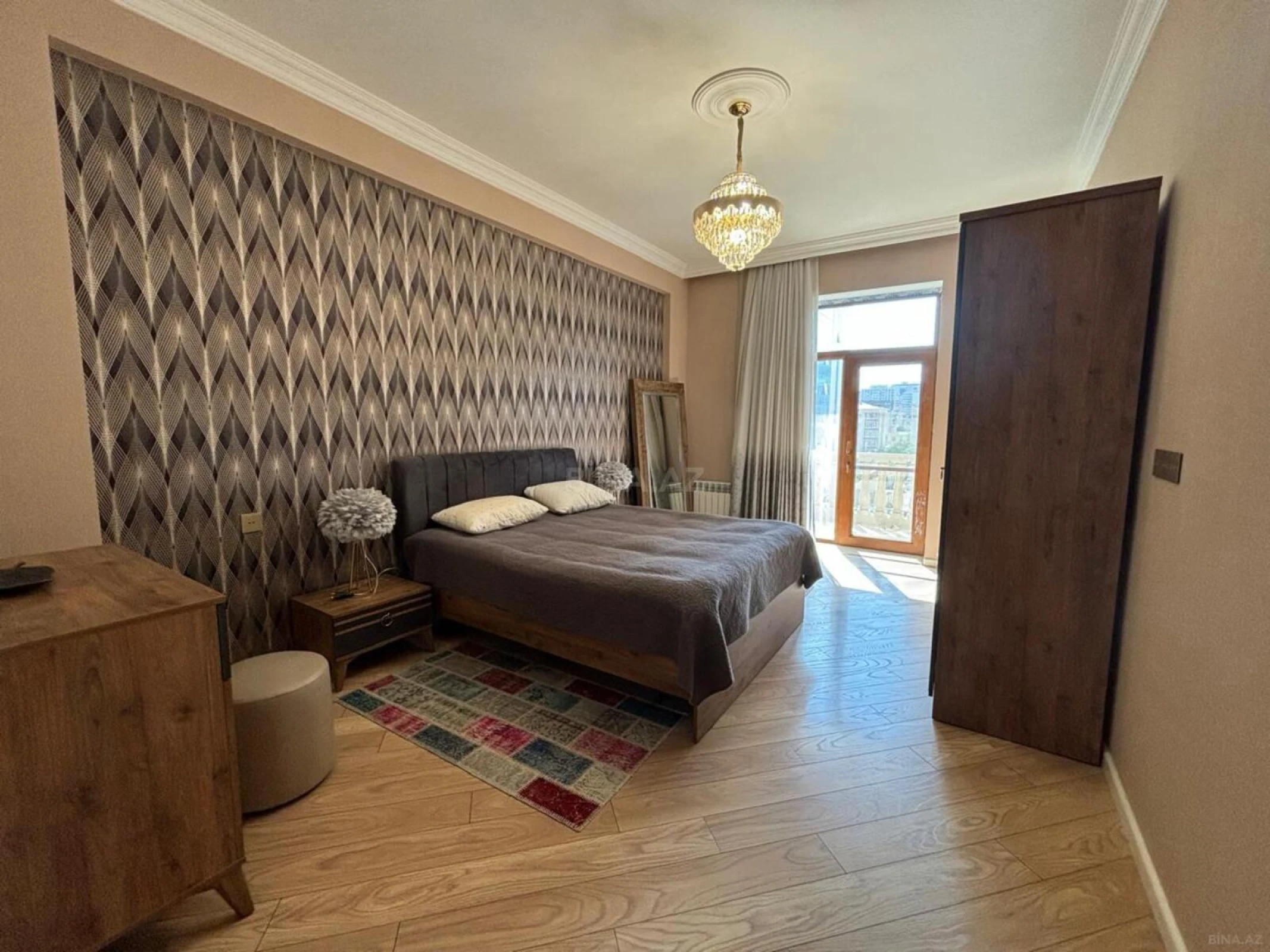Kirayə verilir 2 otaqlı mənzil 96 m²