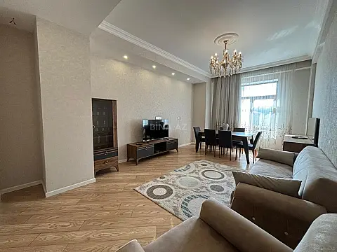 Kirayə verilir 2 otaqlı mənzil 96 m²