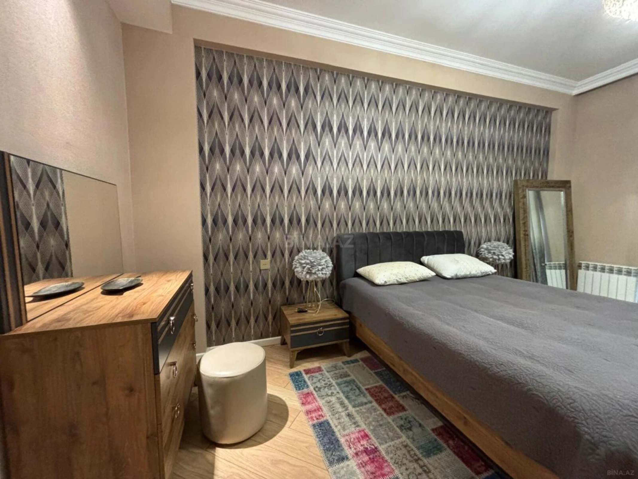 Kirayə verilir 2 otaqlı mənzil 96 m²