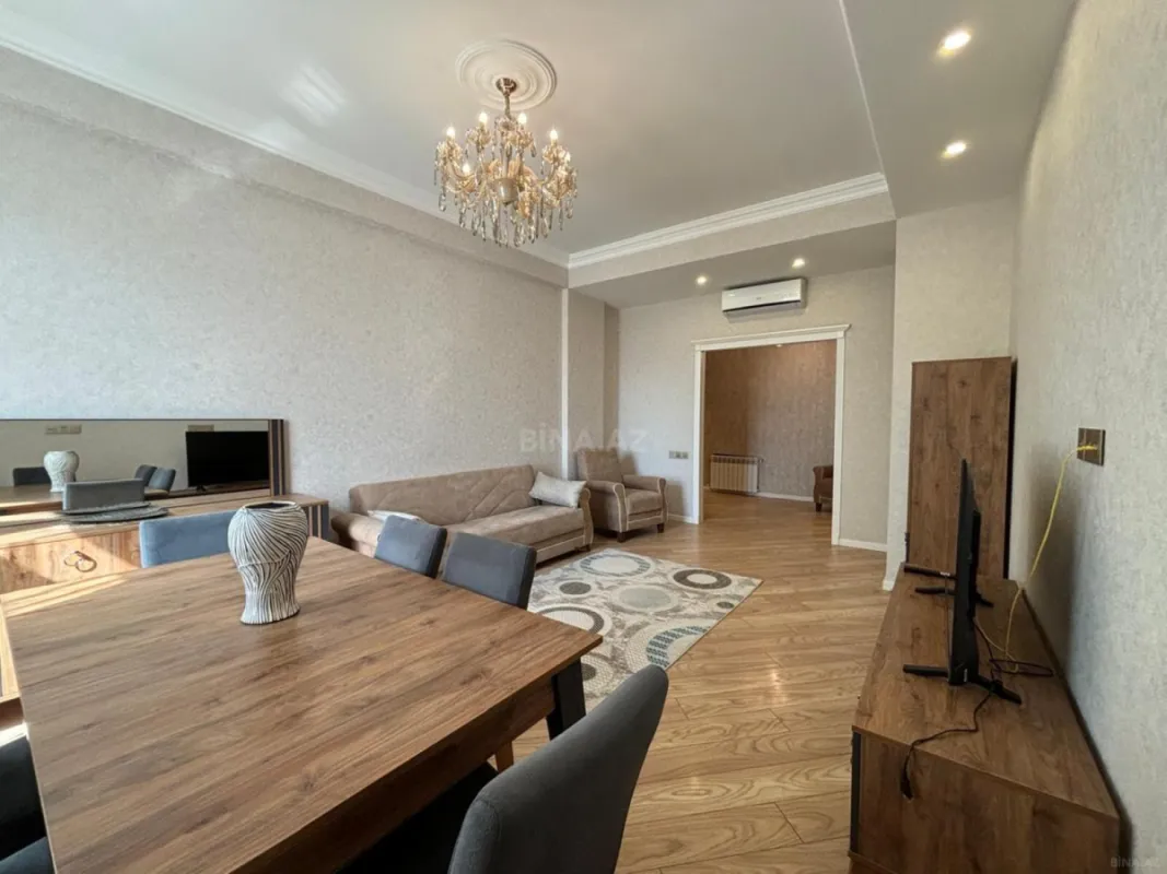 Kirayə verilir 2 otaqlı mənzil 96 m²