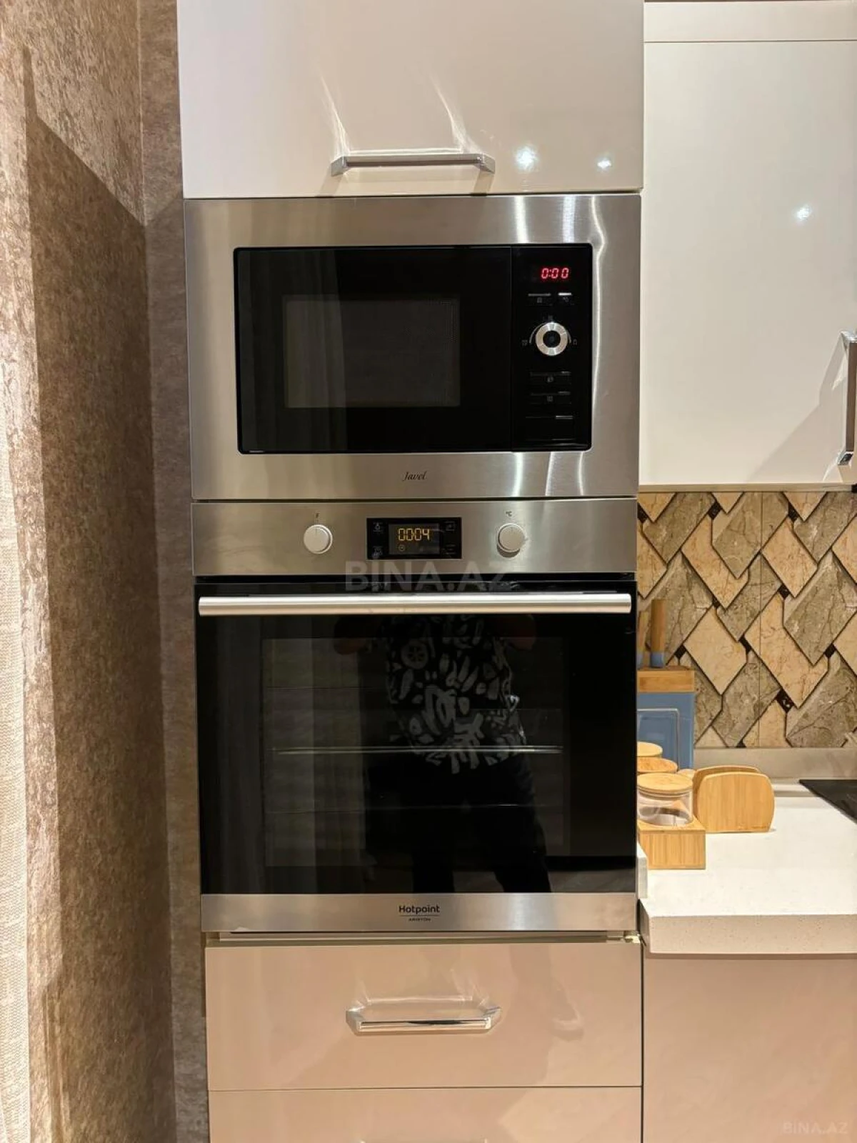 Kirayə verilir 2 otaqlı mənzil 96 m²