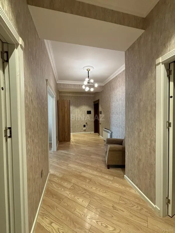 Kirayə verilir 2 otaqlı mənzil 96 m²