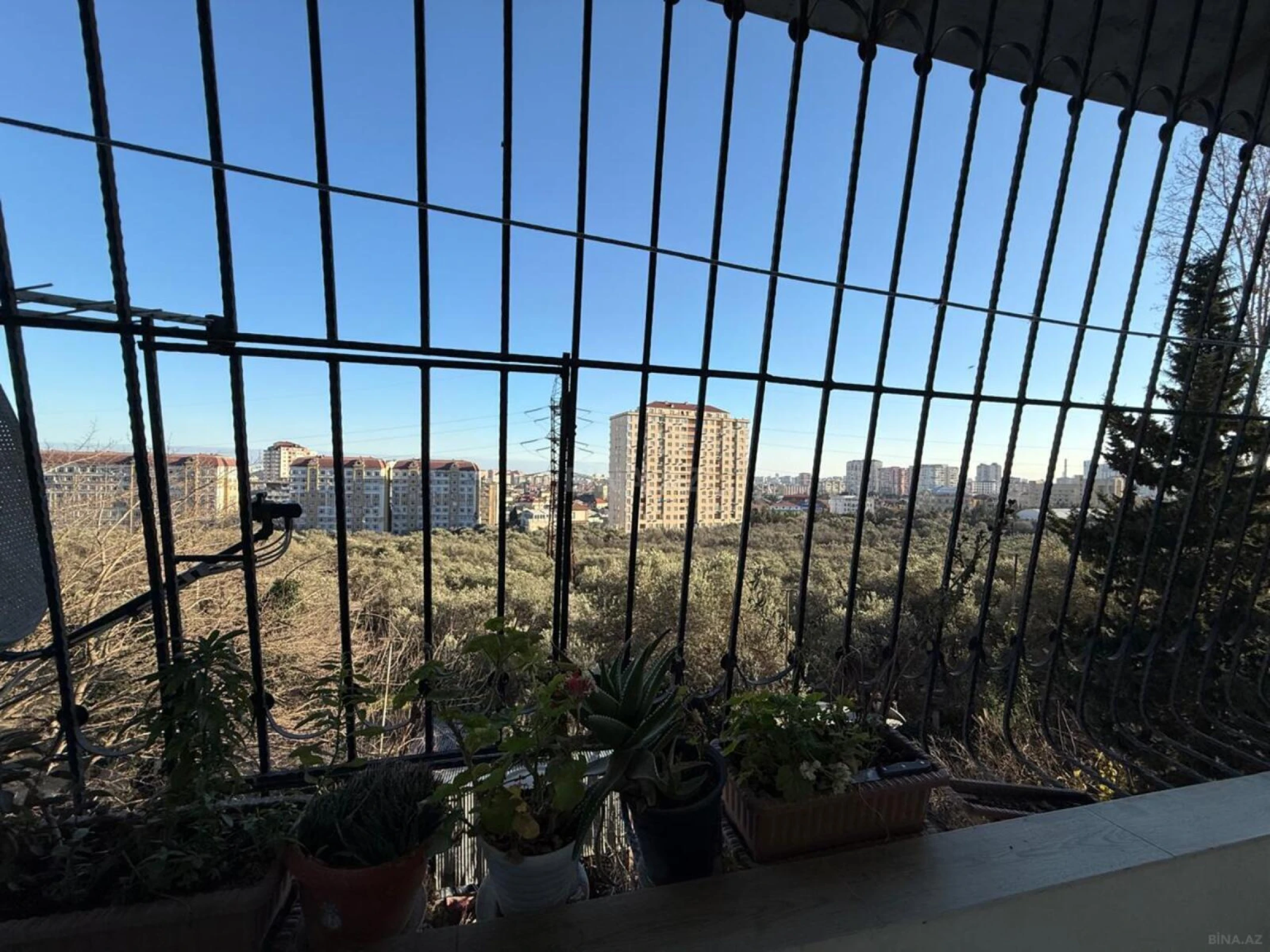 Satılır 4 otaqlı mənzil 100 m²