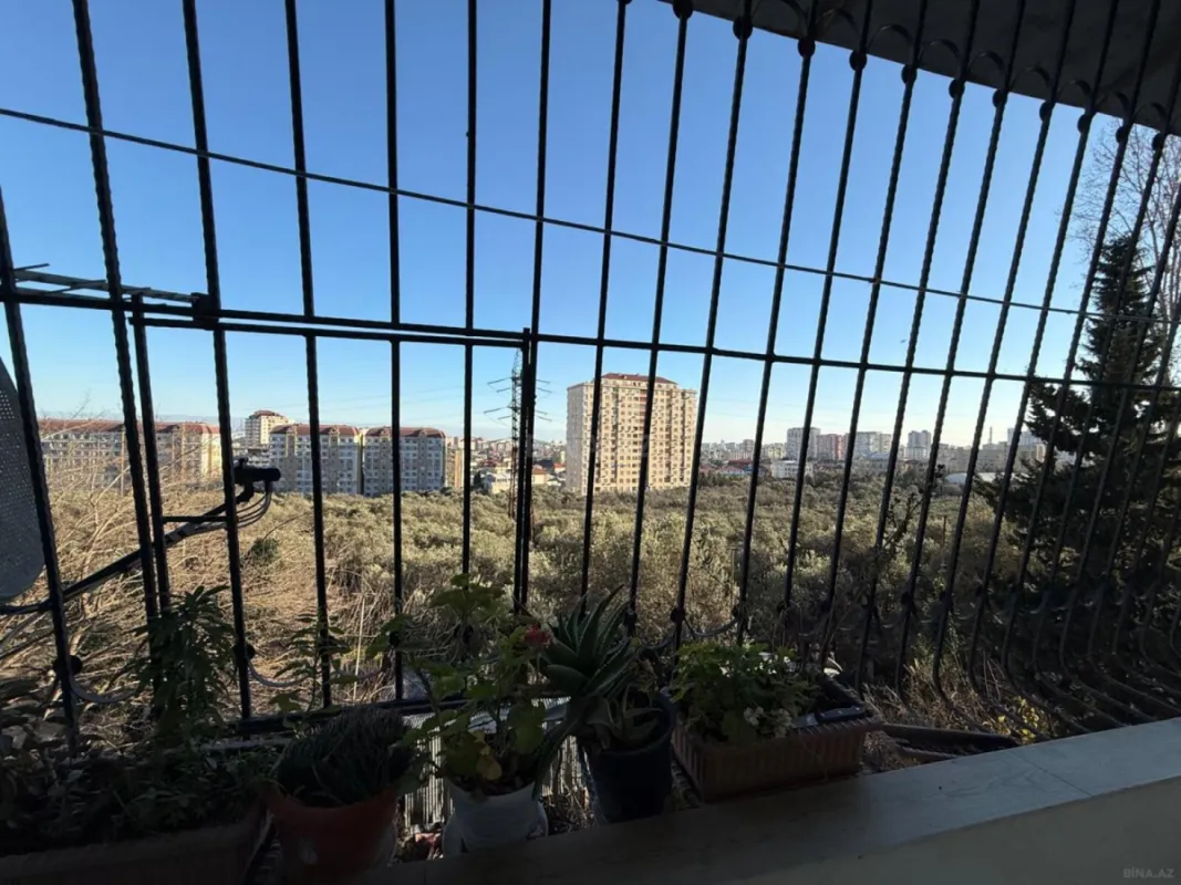 Satılır 4 otaqlı mənzil 100 m²