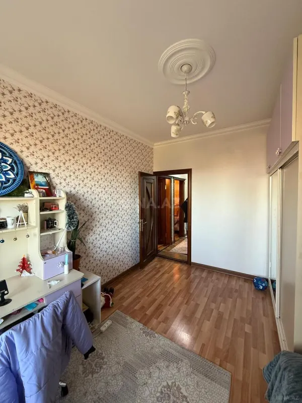 Satılır 4 otaqlı mənzil 100 m²