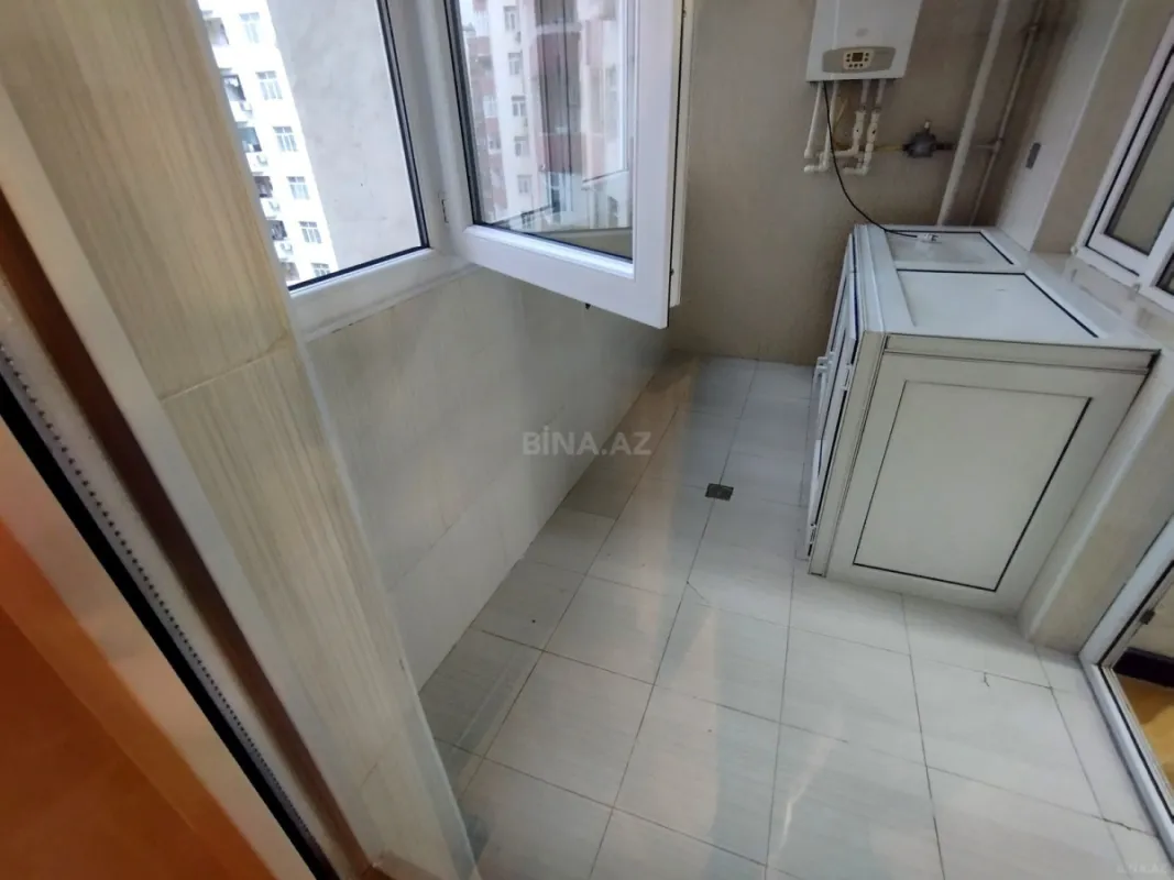 Satılır 3 otaqlı mənzil 134 m²