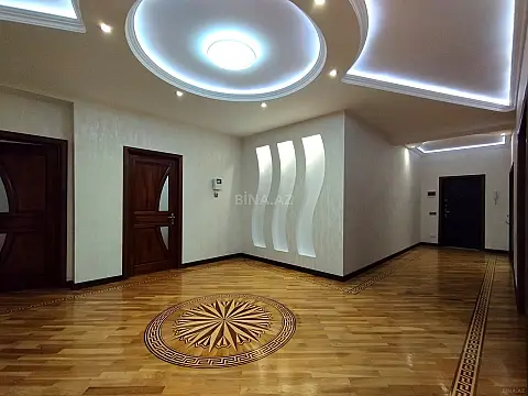 Satılır 3 otaqlı mənzil 134 m²