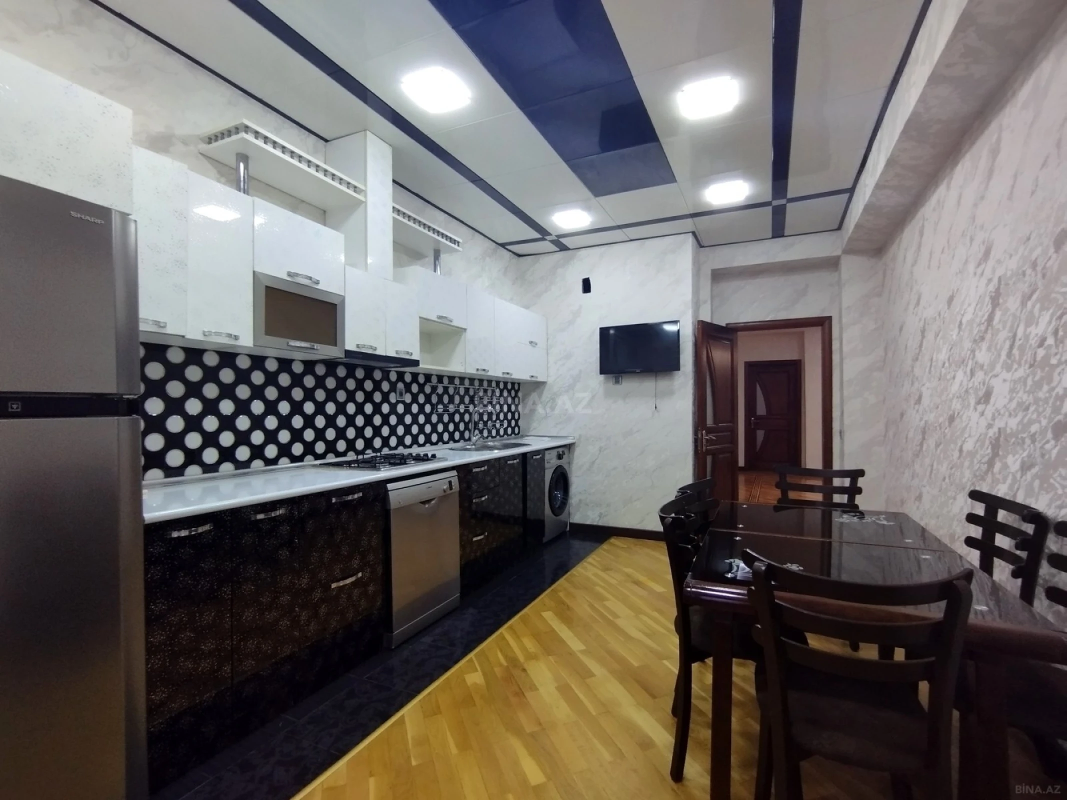 Satılır 3 otaqlı mənzil 134 m²