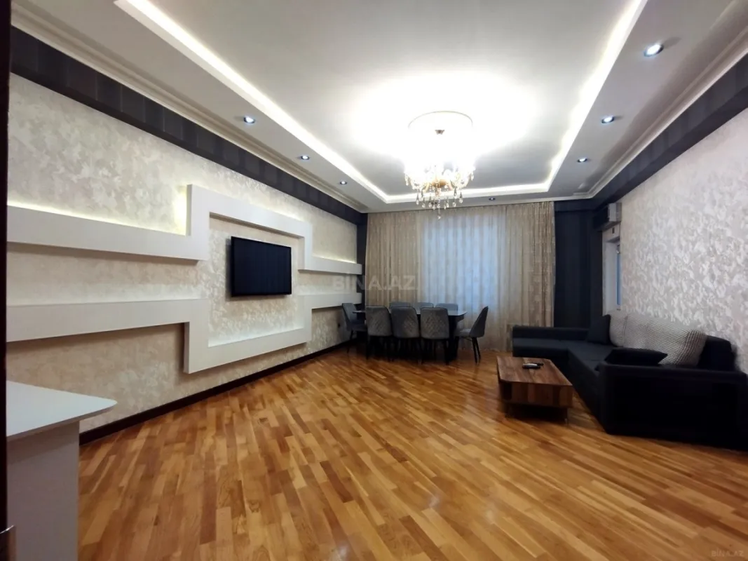 Satılır 3 otaqlı mənzil 134 m²