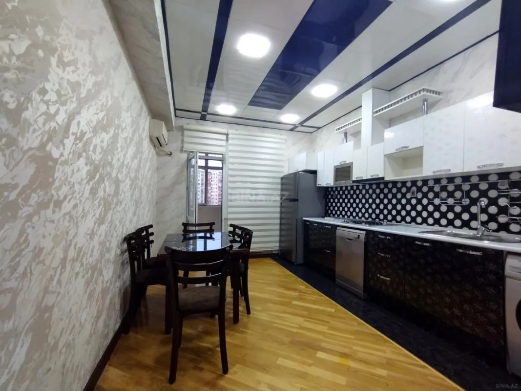 Satılır 3 otaqlı mənzil 134 m²