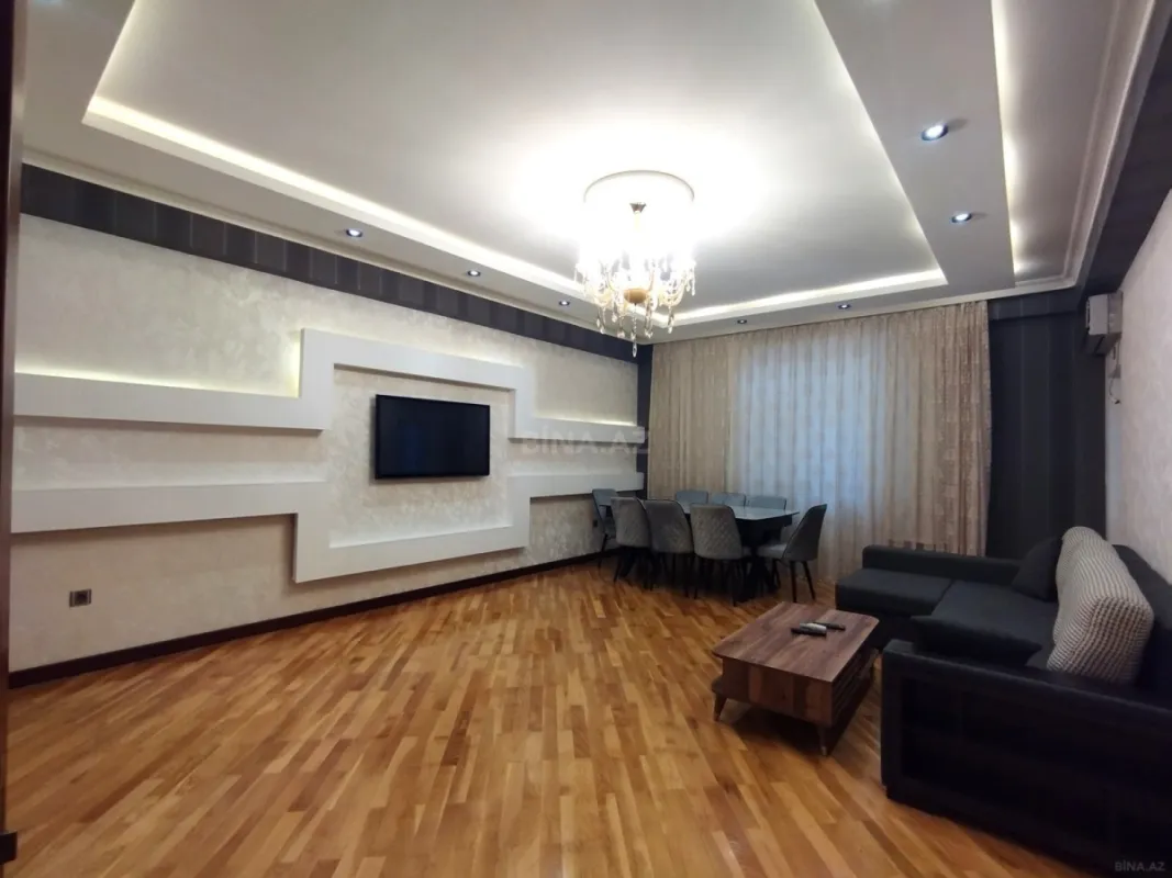 Satılır 3 otaqlı mənzil 134 m²