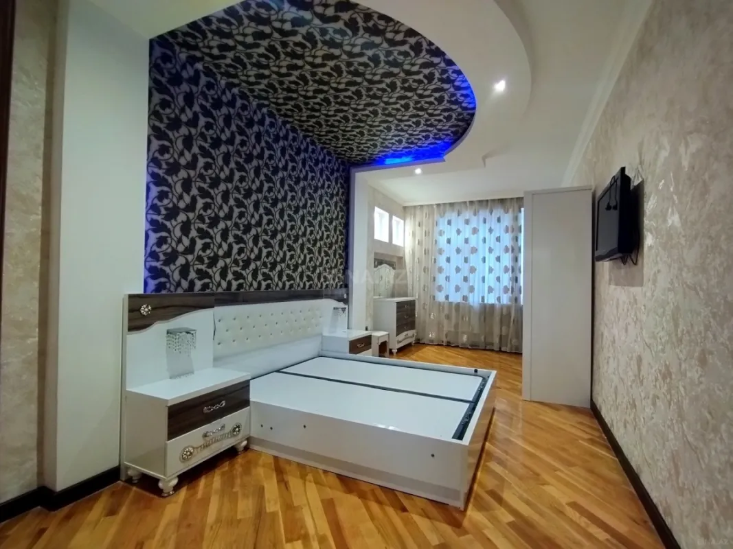 Satılır 3 otaqlı mənzil 134 m²