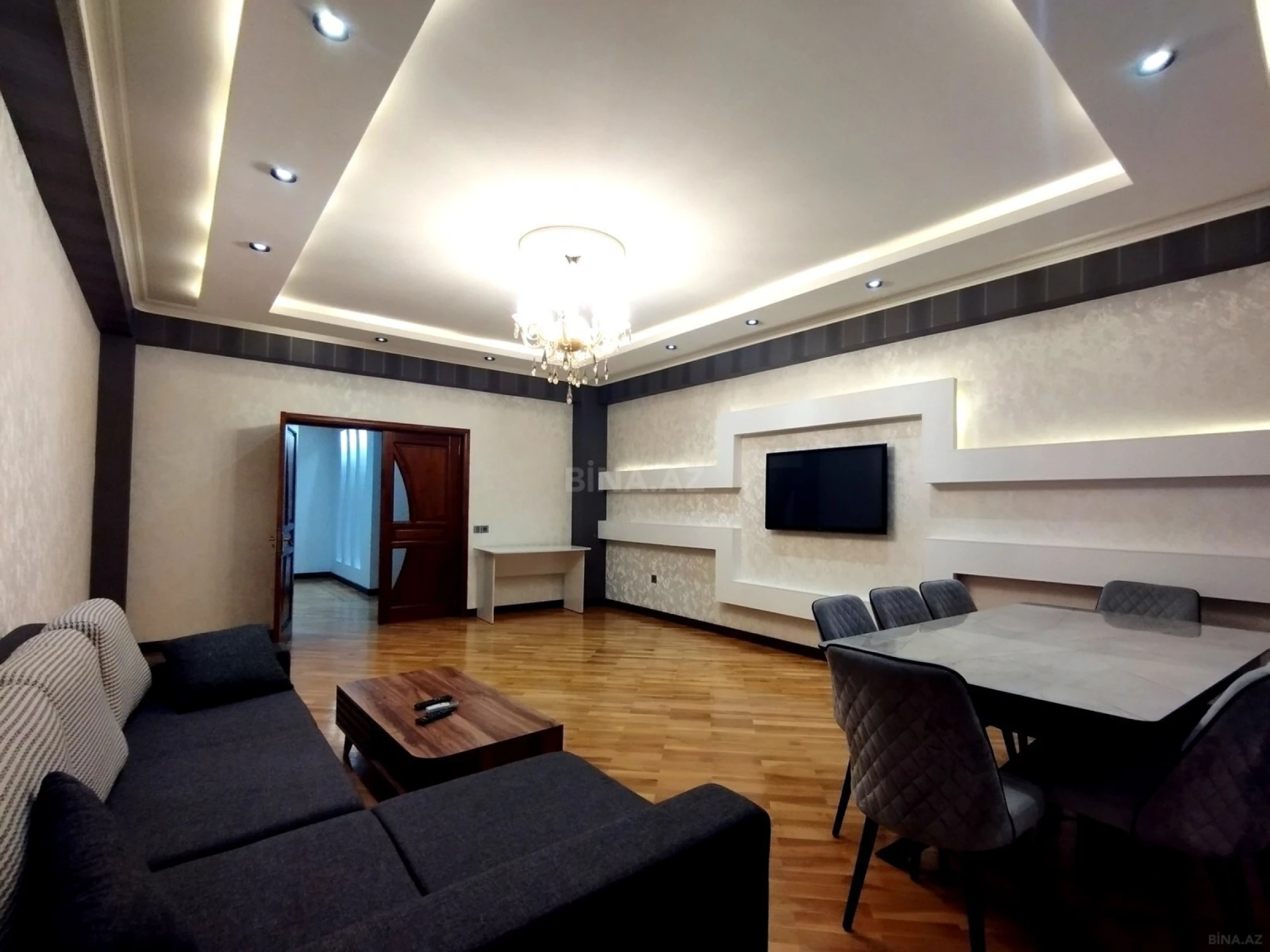Satılır 3 otaqlı mənzil 134 m²