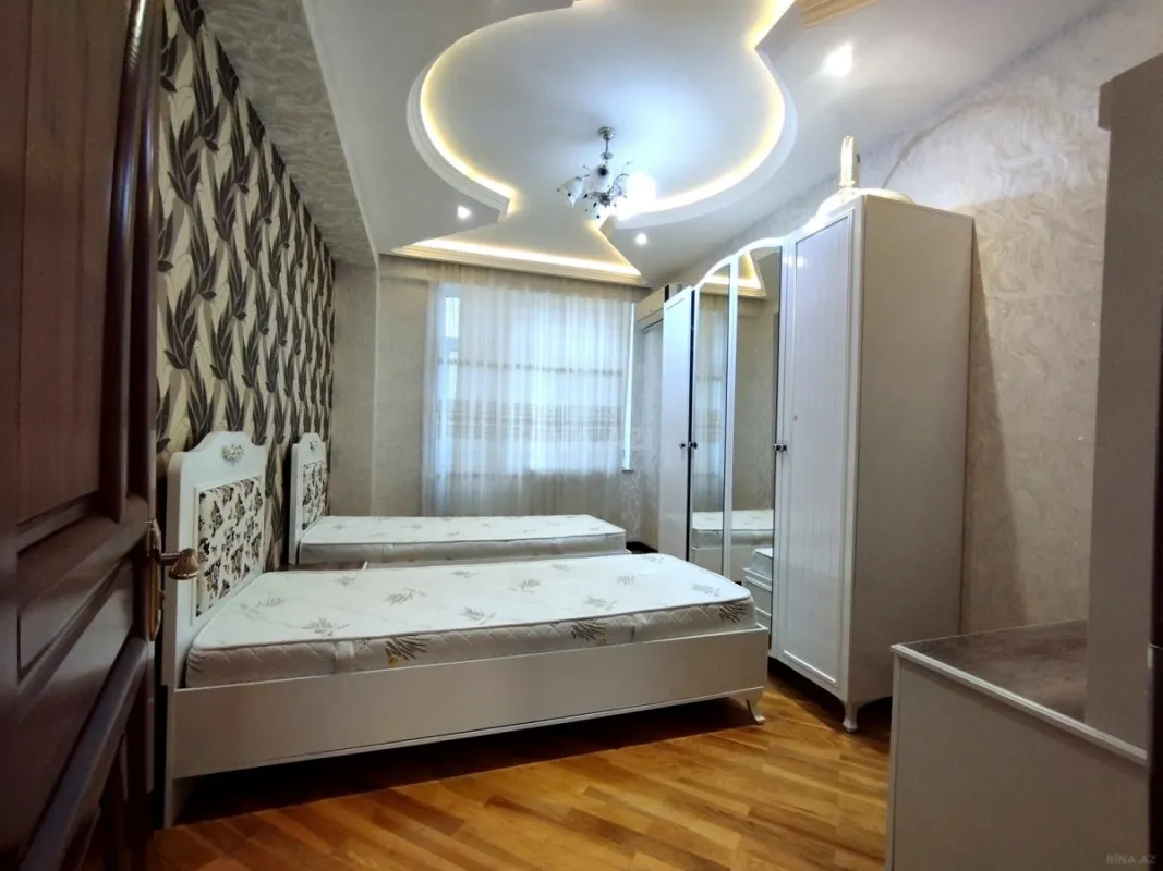 Satılır 3 otaqlı mənzil 134 m²