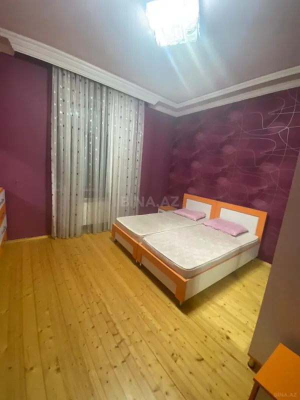 Satılır 5 otaqlı həyət evi 400 m²