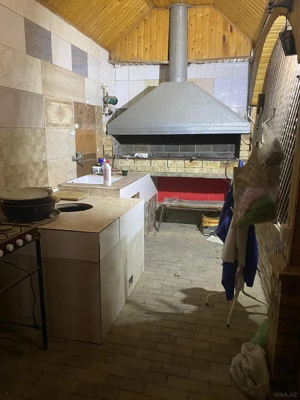 Satılır 5 otaqlı həyət evi 400 m²