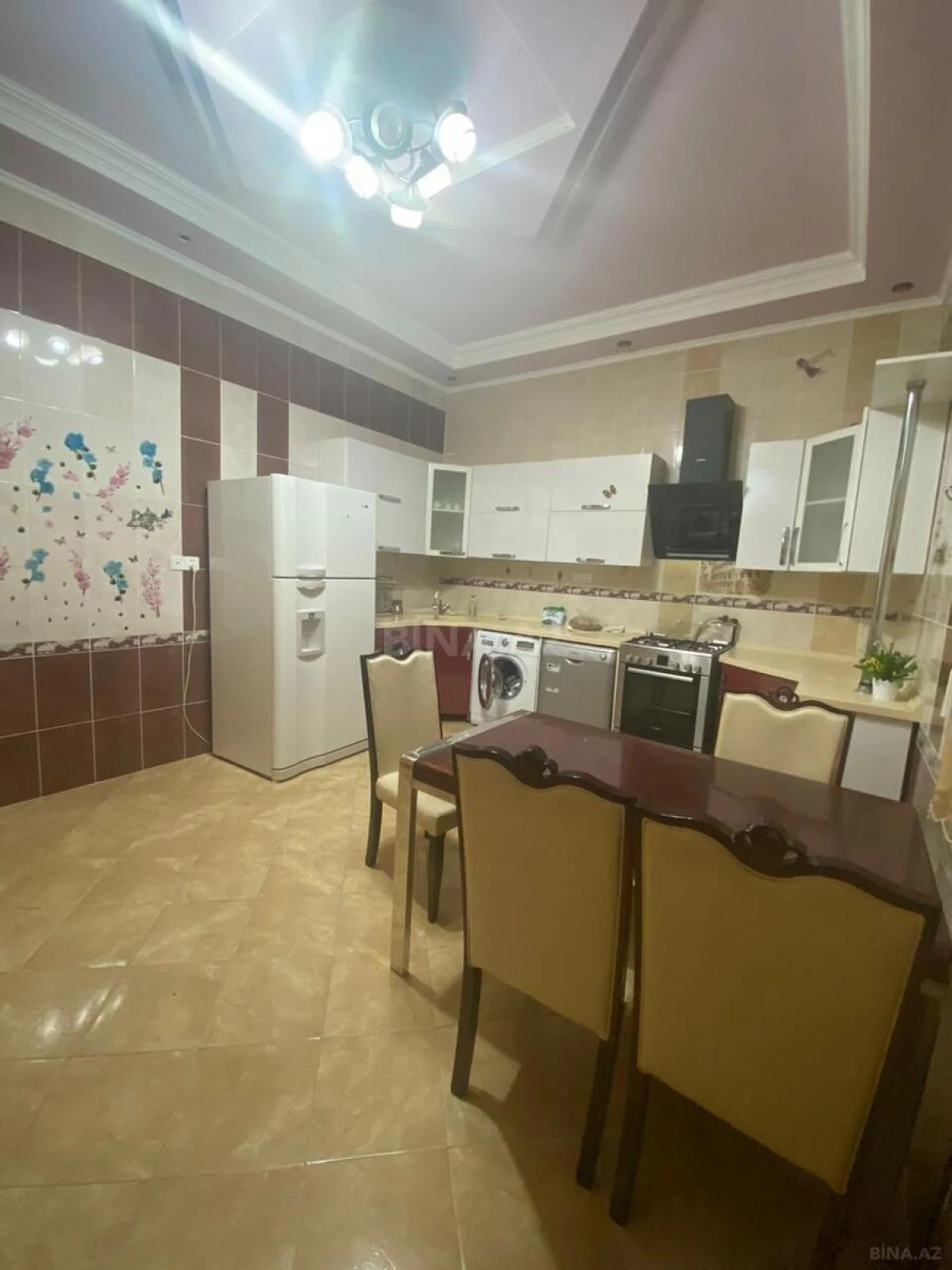 Satılır 5 otaqlı həyət evi 400 m²