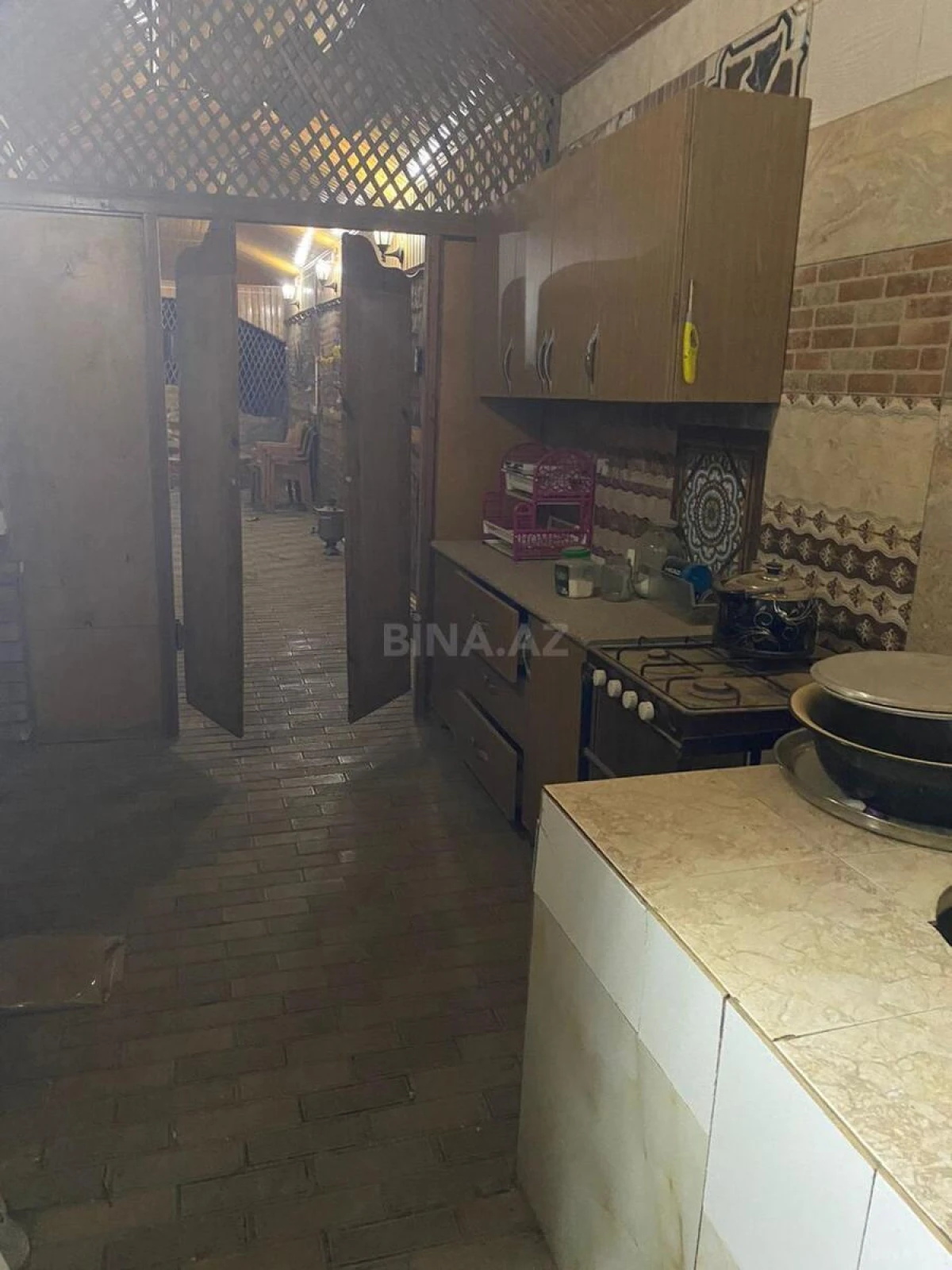 Satılır 5 otaqlı həyət evi 400 m²