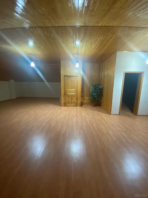 Satılır 5 otaqlı həyət evi 400 m²