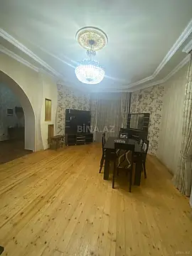 Satılır 5 otaqlı həyət evi 400 m²
