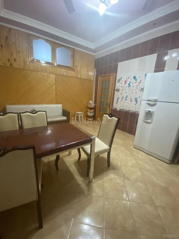 Satılır 5 otaqlı həyət evi 400 m²