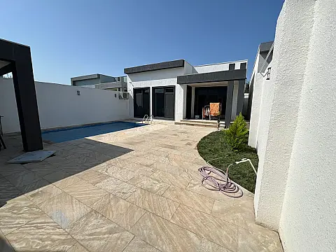 Satılır 4 otaqlı həyət evi 100 m²