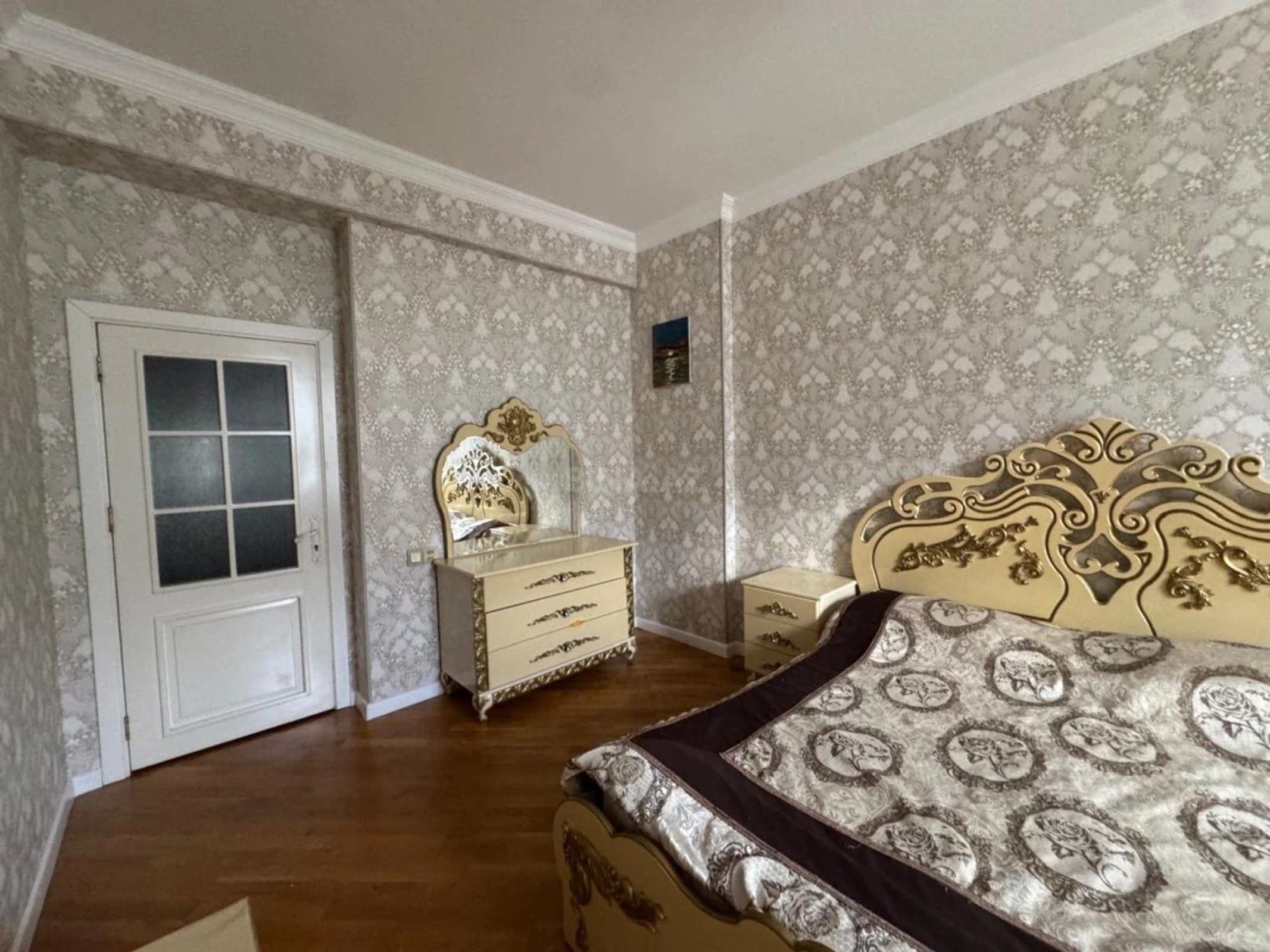 Kirayə verilir 3 otaqlı mənzil 125 m²