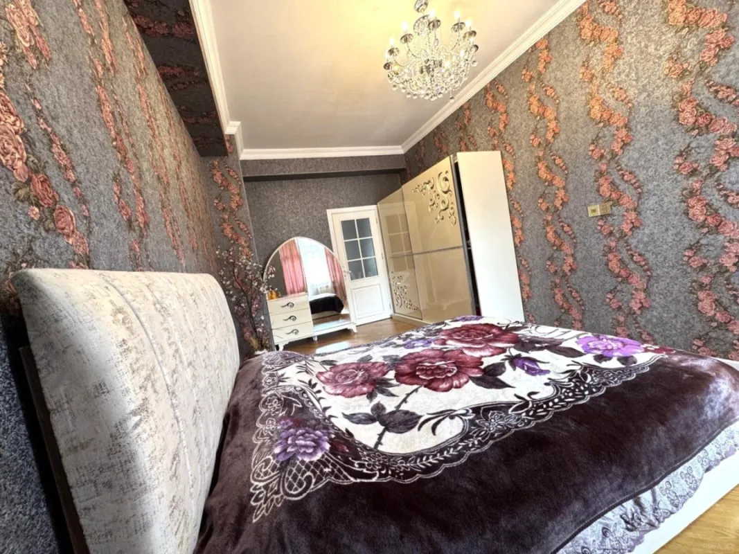 Kirayə verilir 3 otaqlı mənzil 125 m²