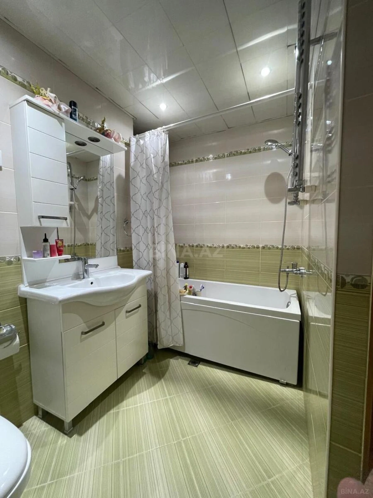 Satılır 2 otaqlı mənzil 69 m²