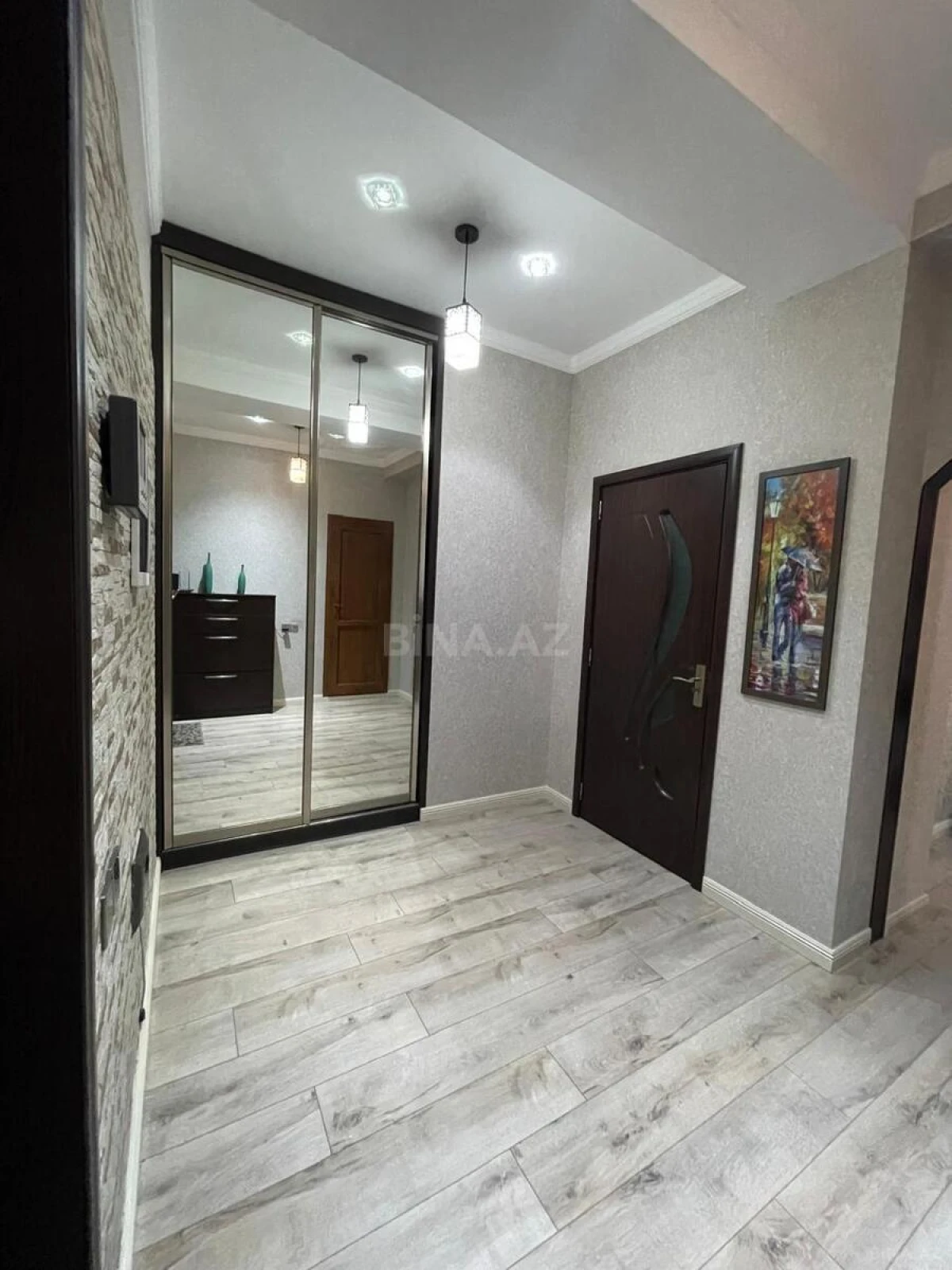 Satılır 2 otaqlı mənzil 69 m²