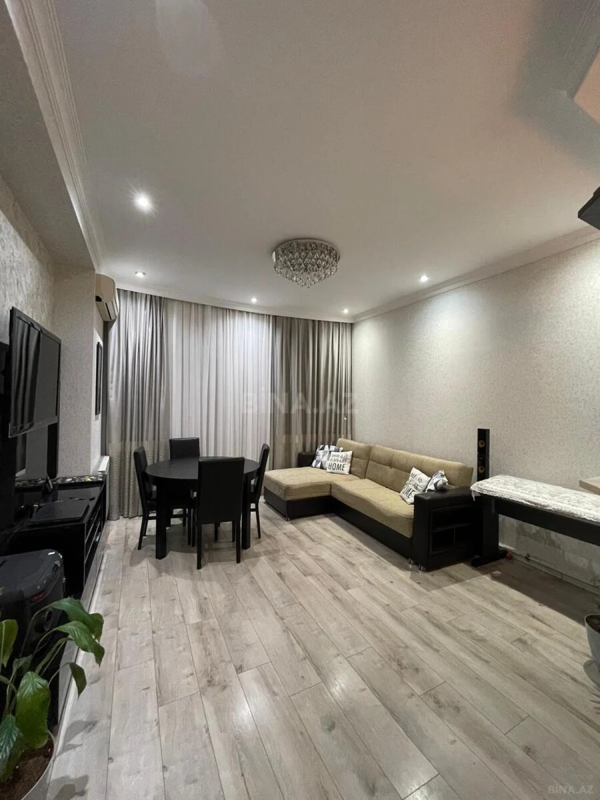 Satılır 2 otaqlı mənzil 69 m²